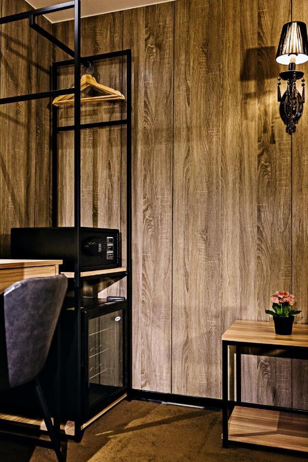 Heroes Square Hotel