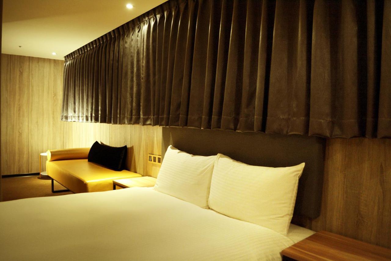 Heroes Square Hotel 3*