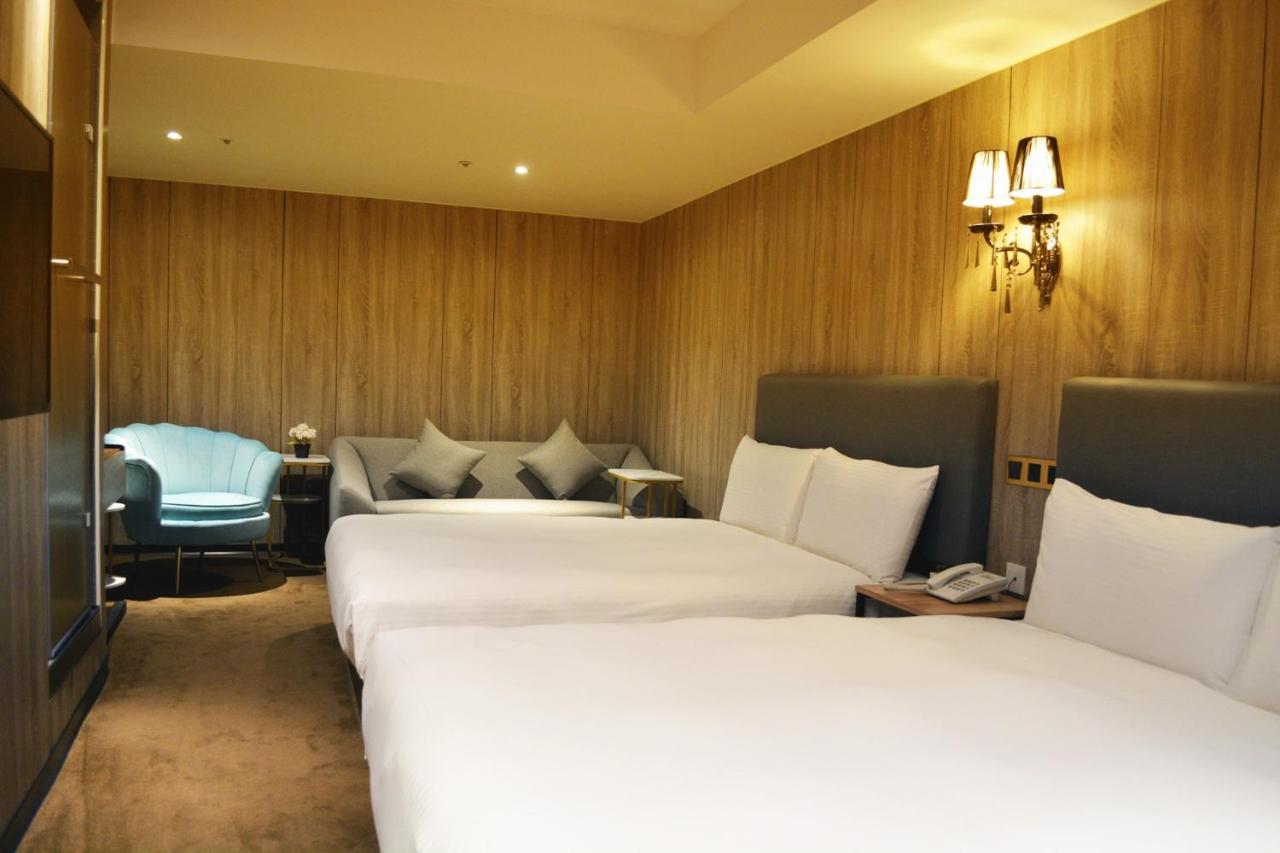 Hotel Heroes Square