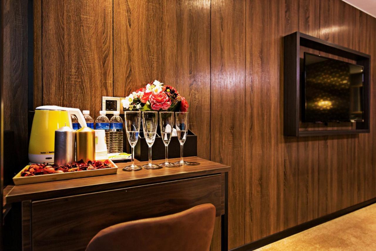 Heroes Square Hotel 3*