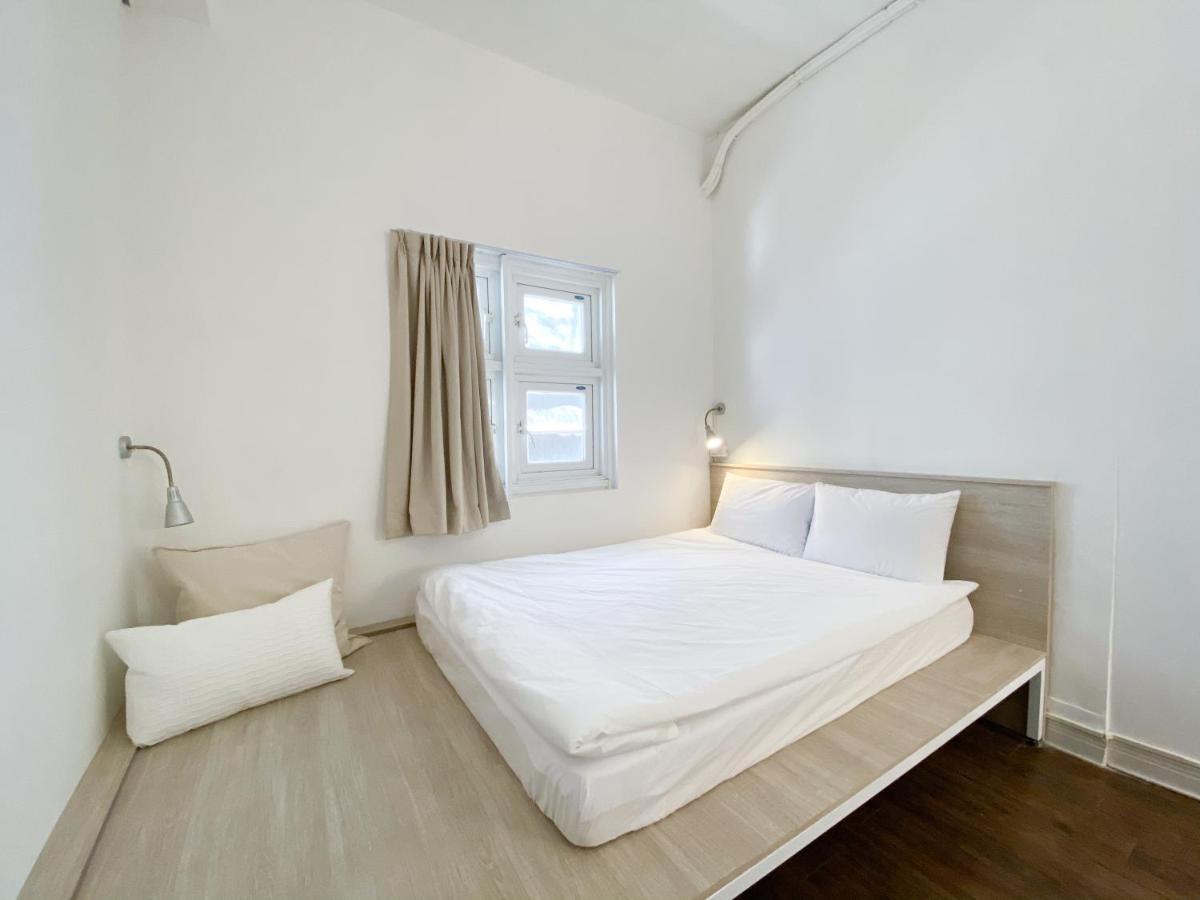 Flip Flop - Main Station Hostel