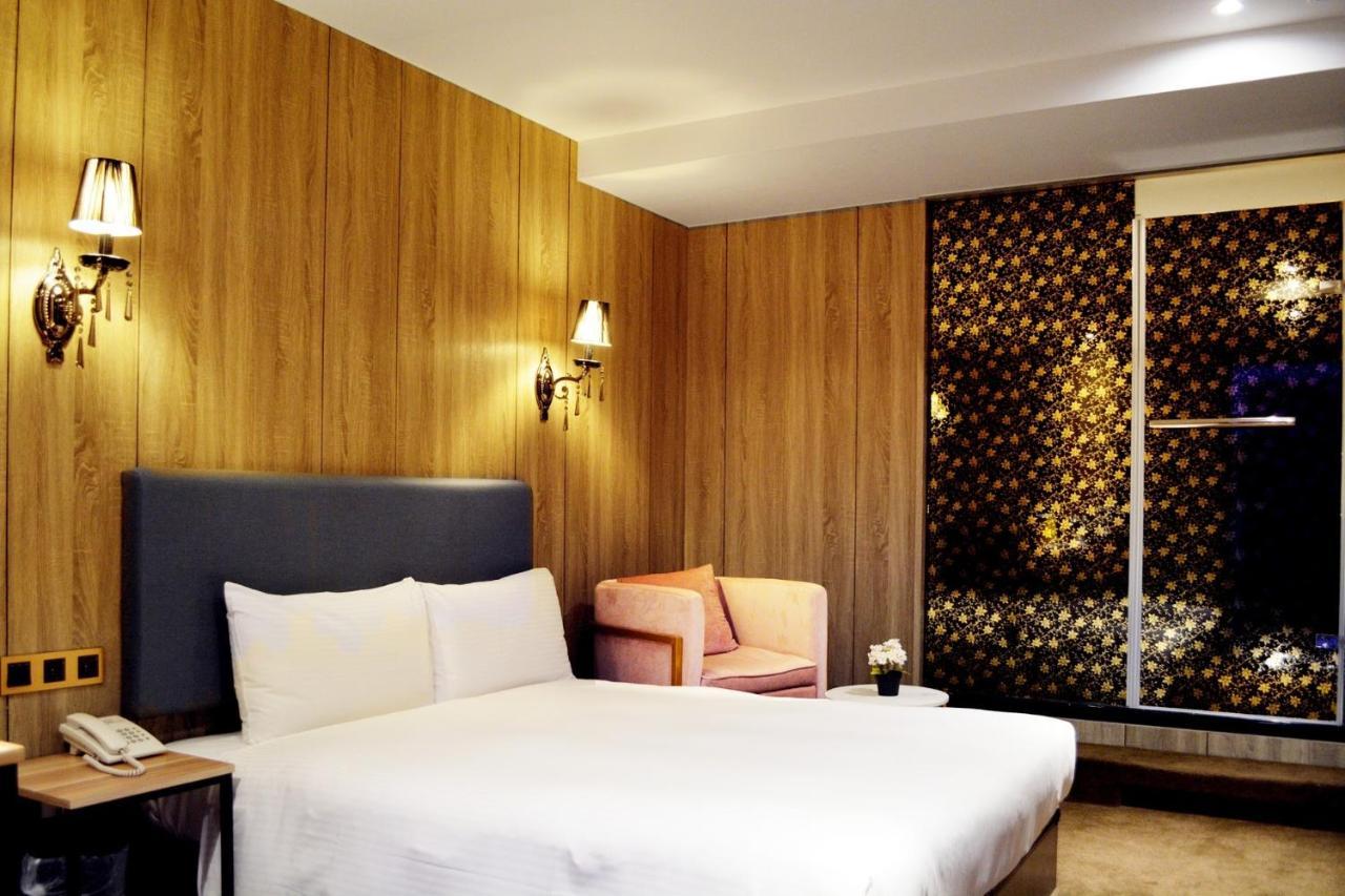 Hotel Heroes Square