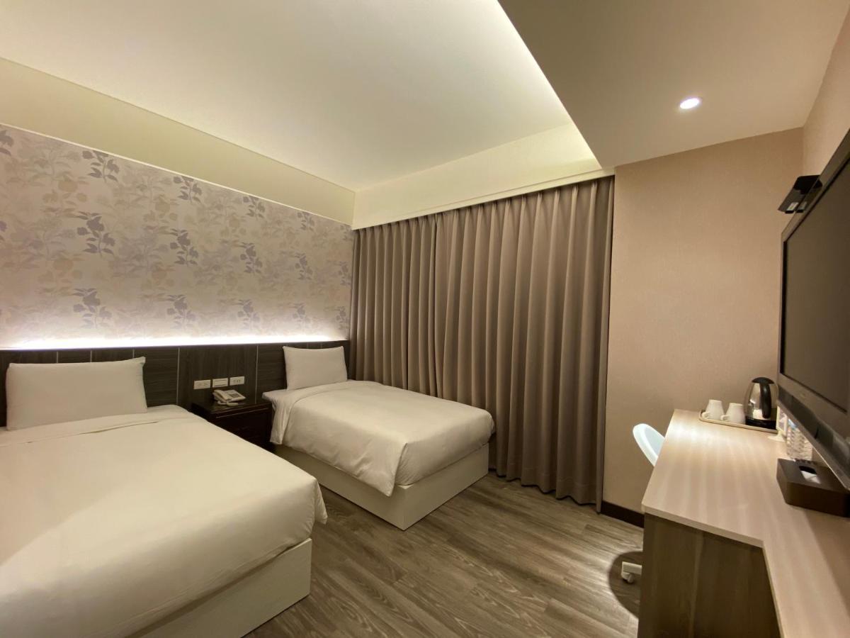 Hotel Chair Man 3*