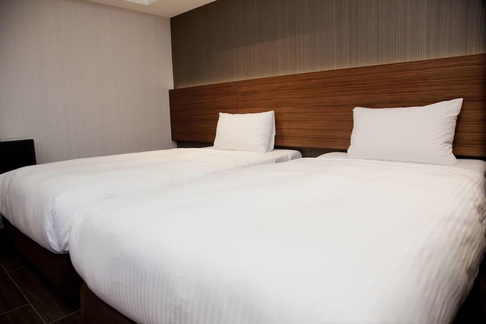 Hotel Kdm 3*