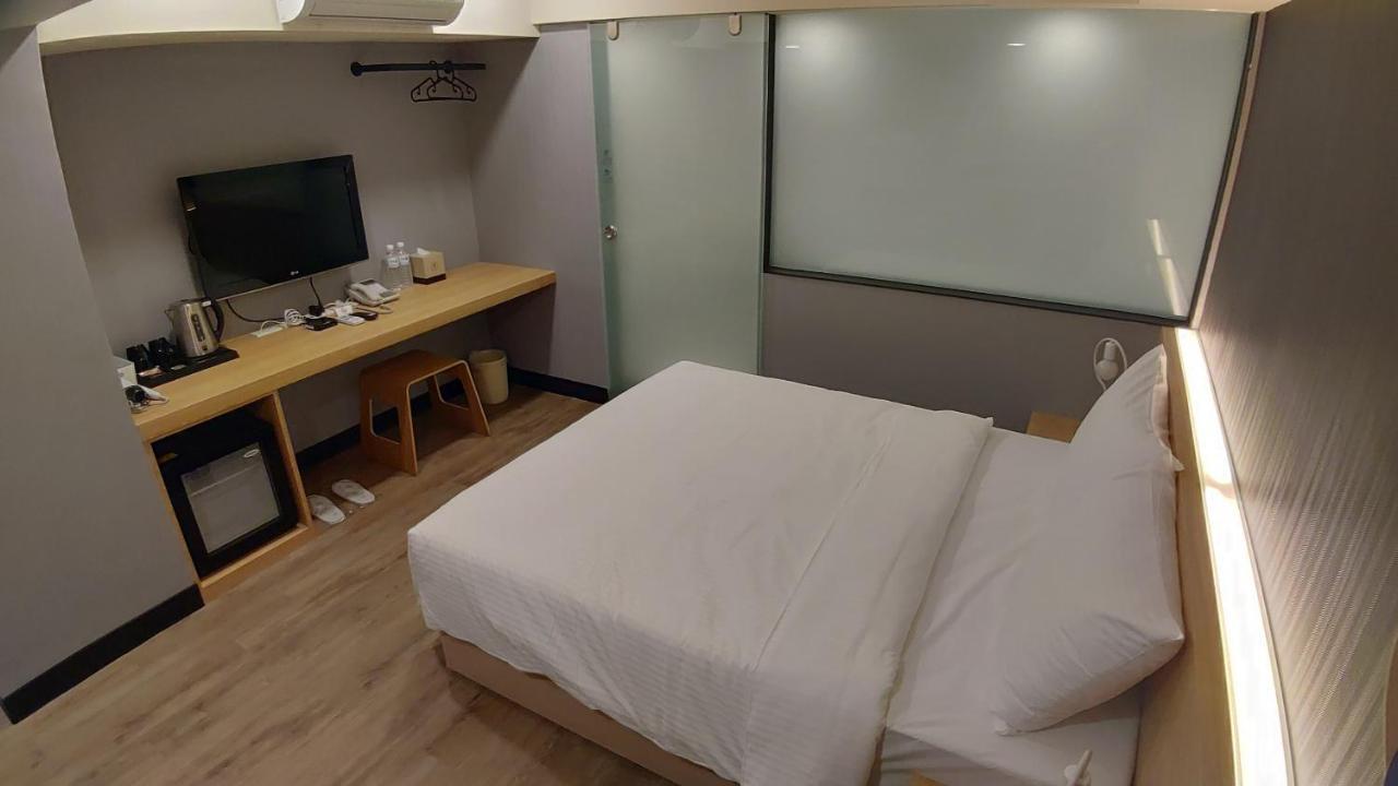 Cy Inn *