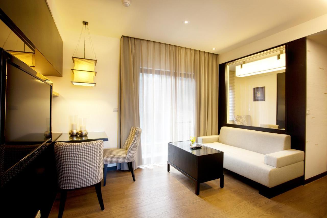 The Corner House 3*
