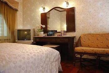 Pink Lotus Hotel 3*