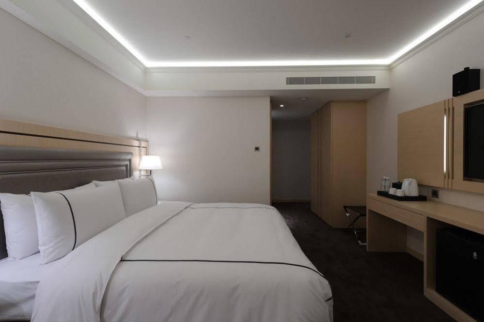 Hotel K Songjiang 4*