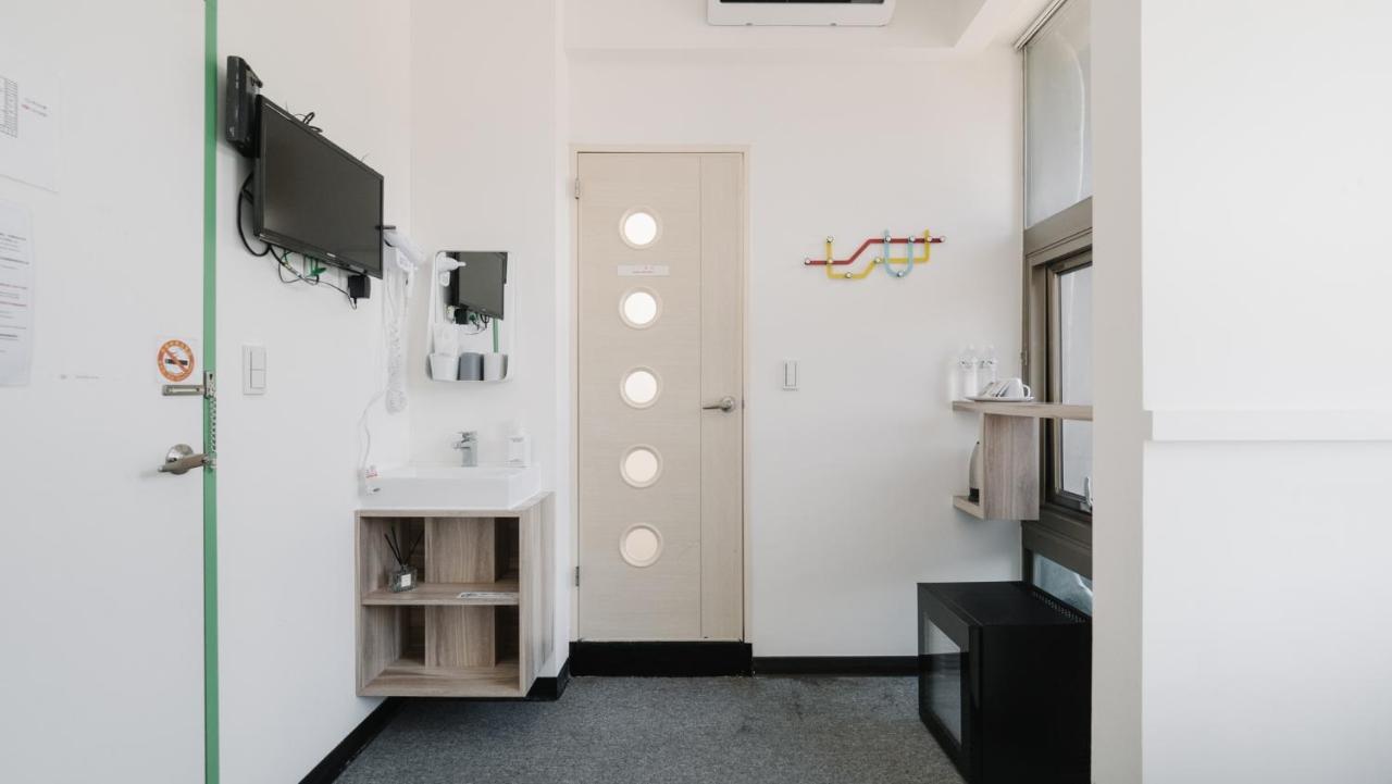 Cj Inn Taipei
