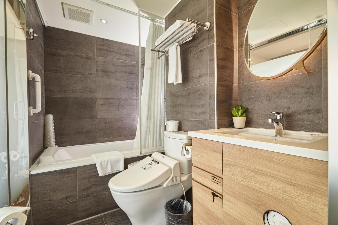 Simple + 4* Taipei