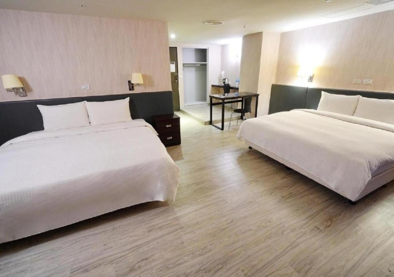 Walker - Sanchong 3* Taipei