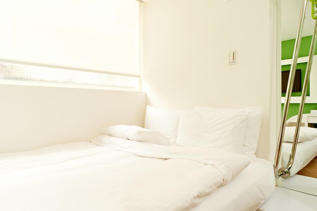 Hotel Forever