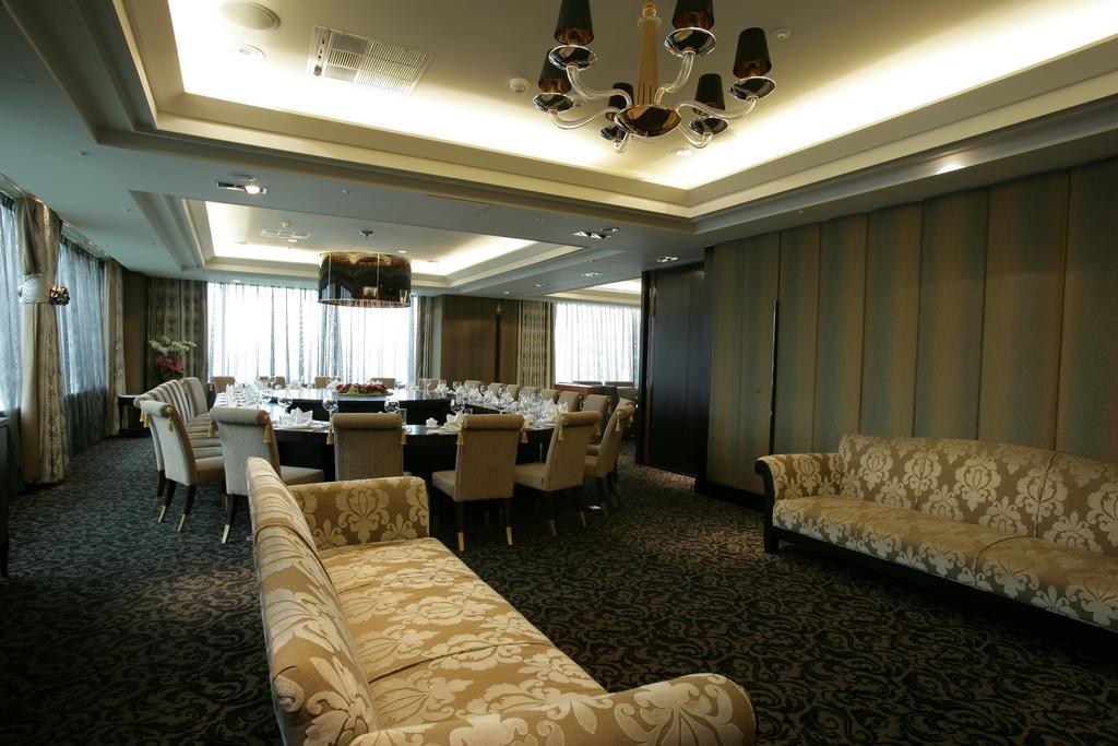 Hotel Fullon Taipei, 5*