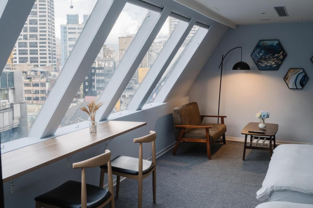 Attic Penginapan Taipei