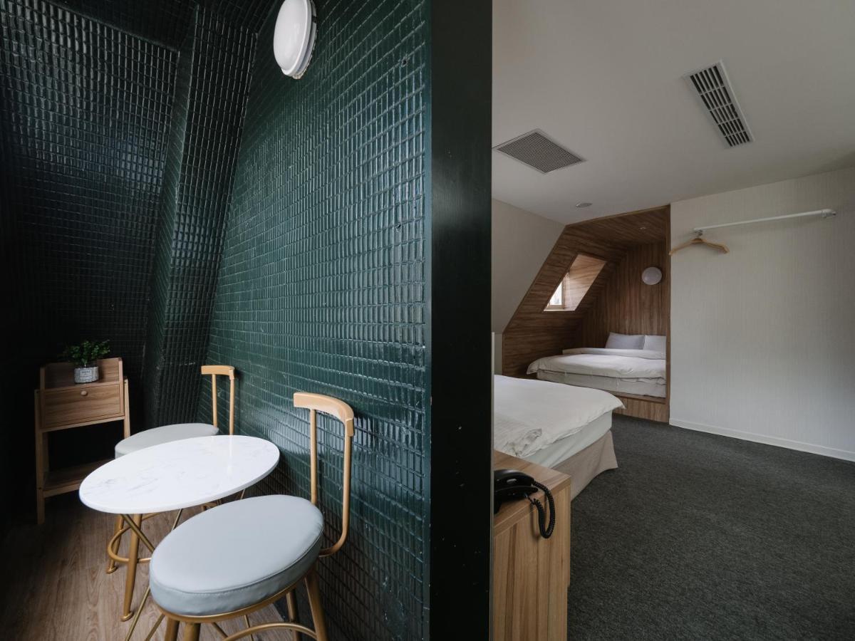 Attic Penginapan Taipei