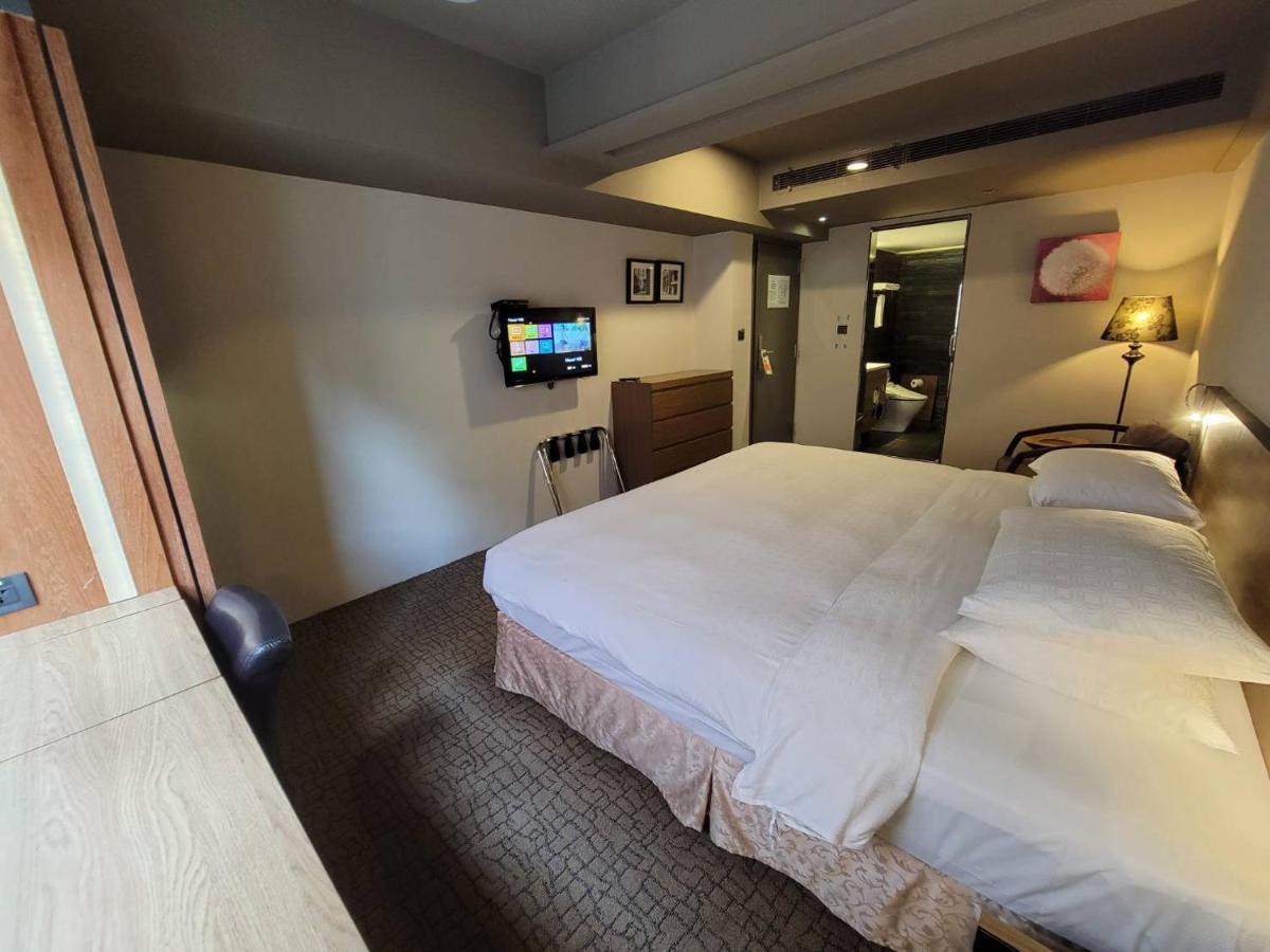 Simple + 4* Taipei
