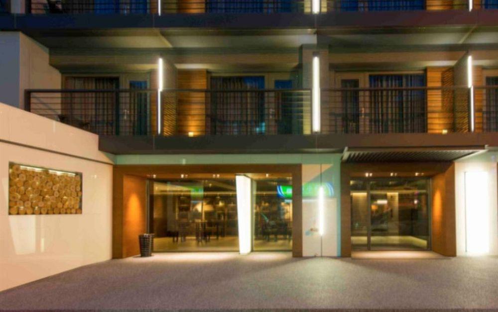 Simple + Hotel