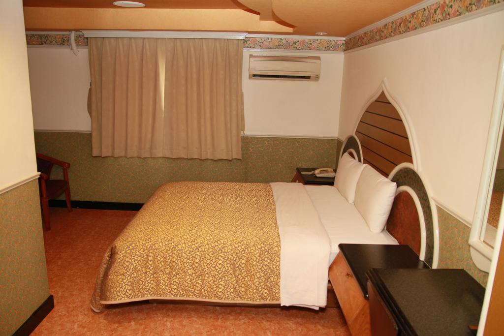 Ti Hwa Inn 2*