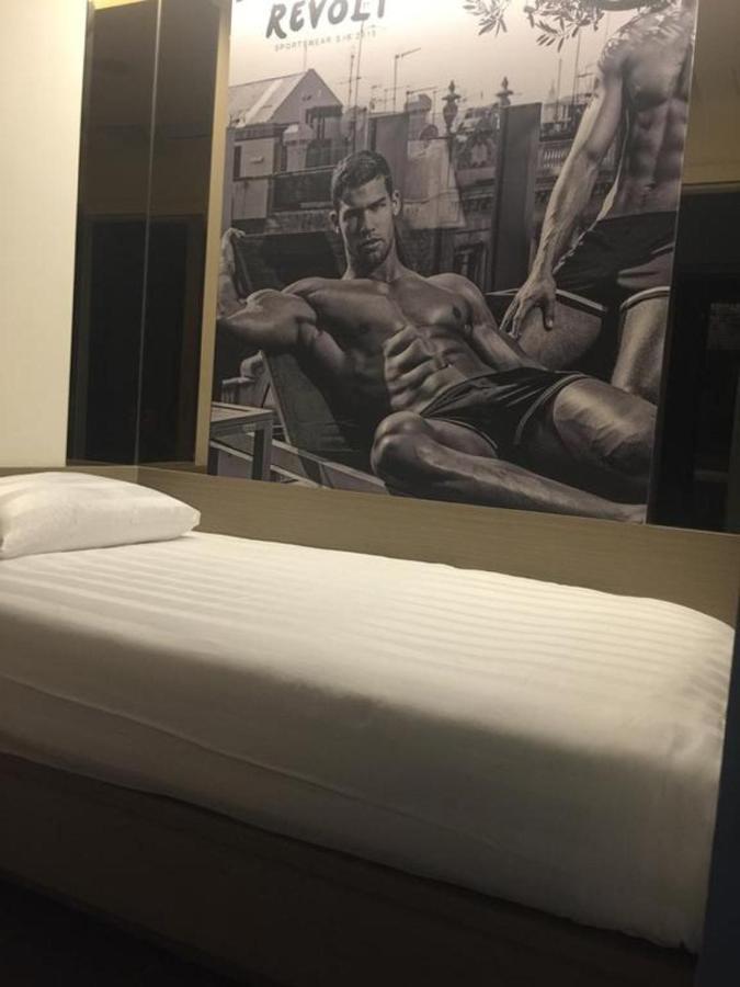Hostel Gs Gay - *