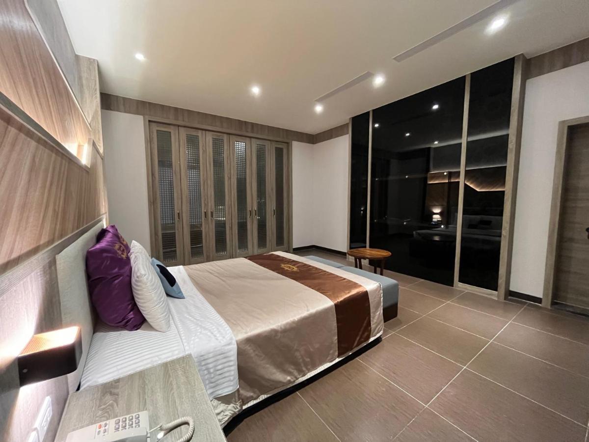 Hotel Purple Rainbow Taipei