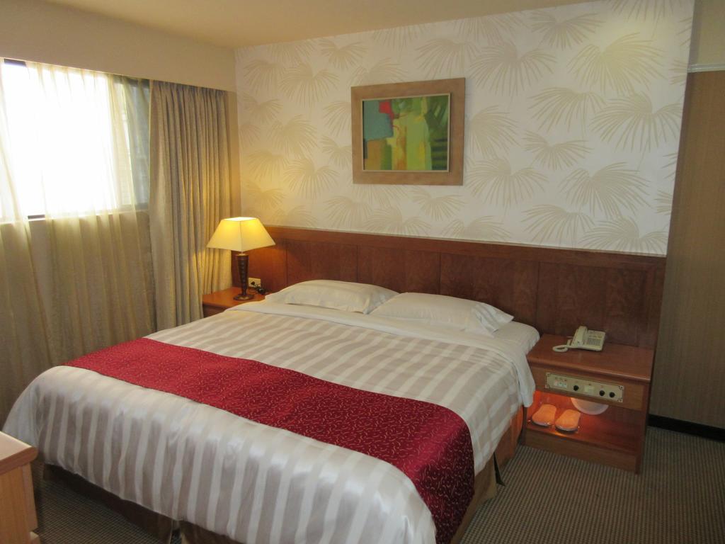 Dahshin Hotel 3*