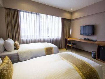 City Hotel