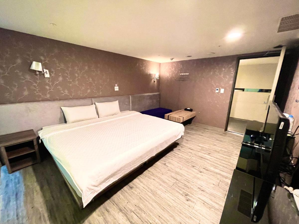 Walker - Zhengyi 2 Hotel 3*
