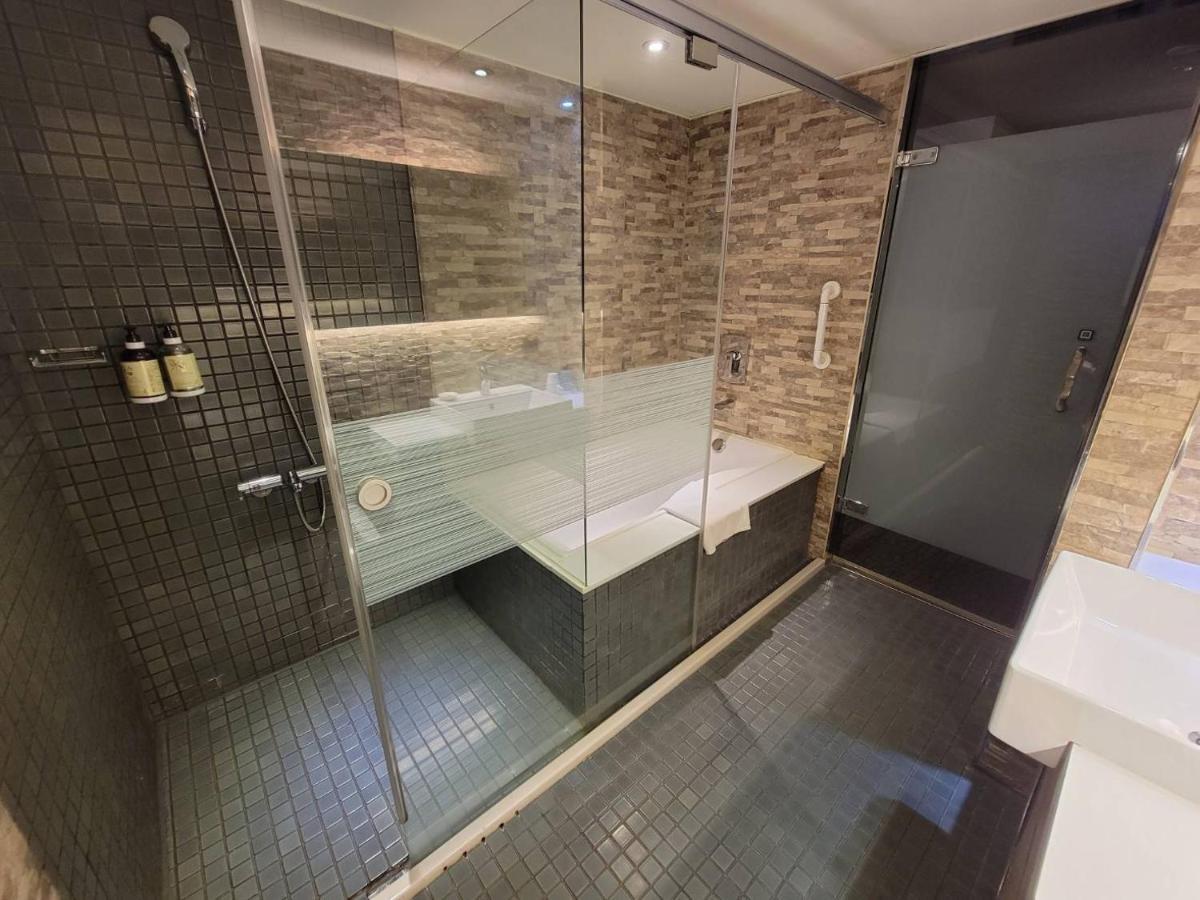 Simple + Hotel