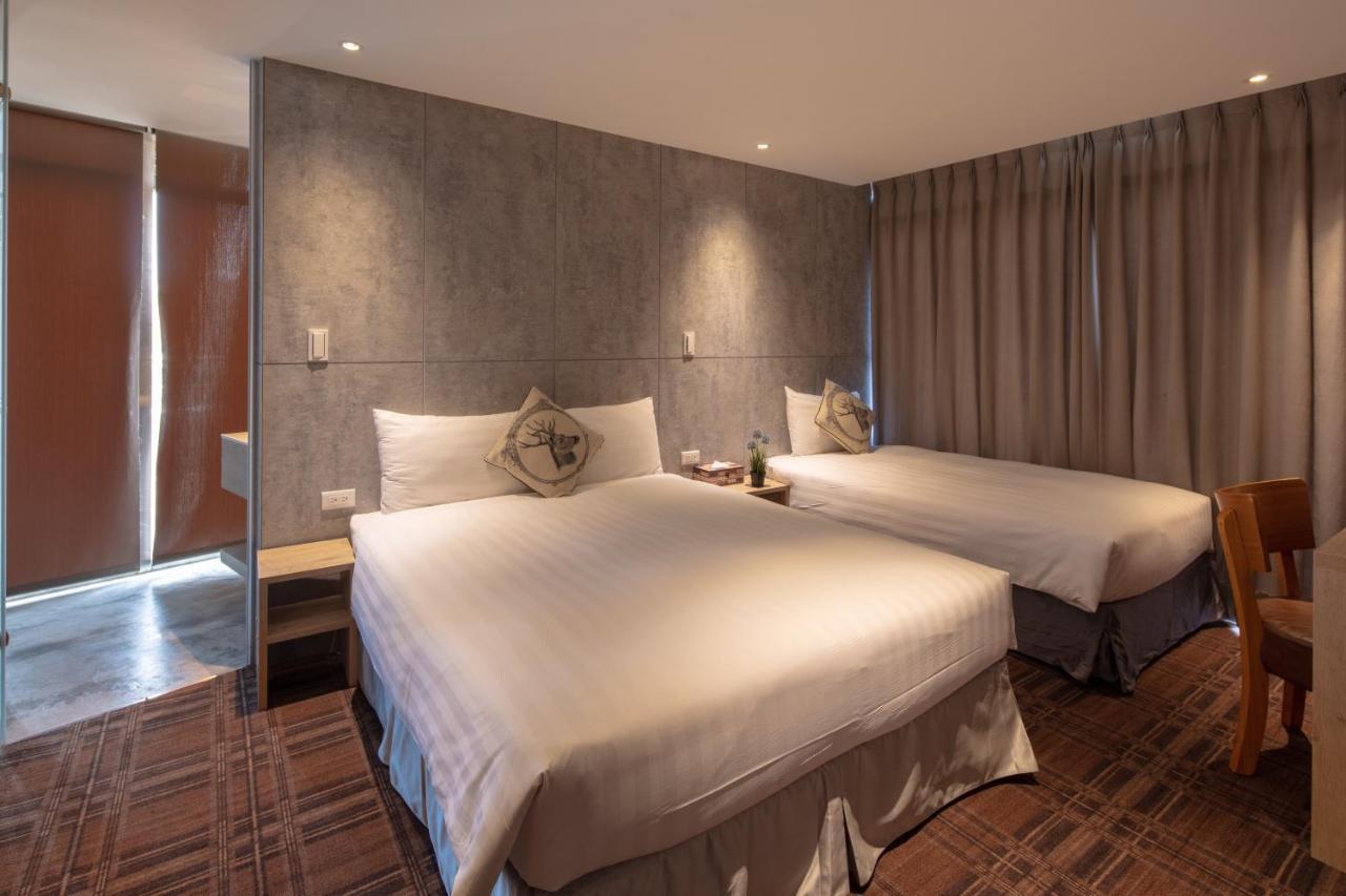 Roaders Zhonghua Hotel 3*