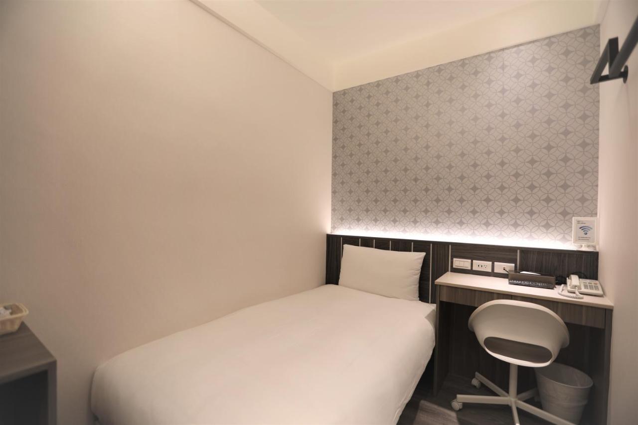 Chair Man Hotel 3*