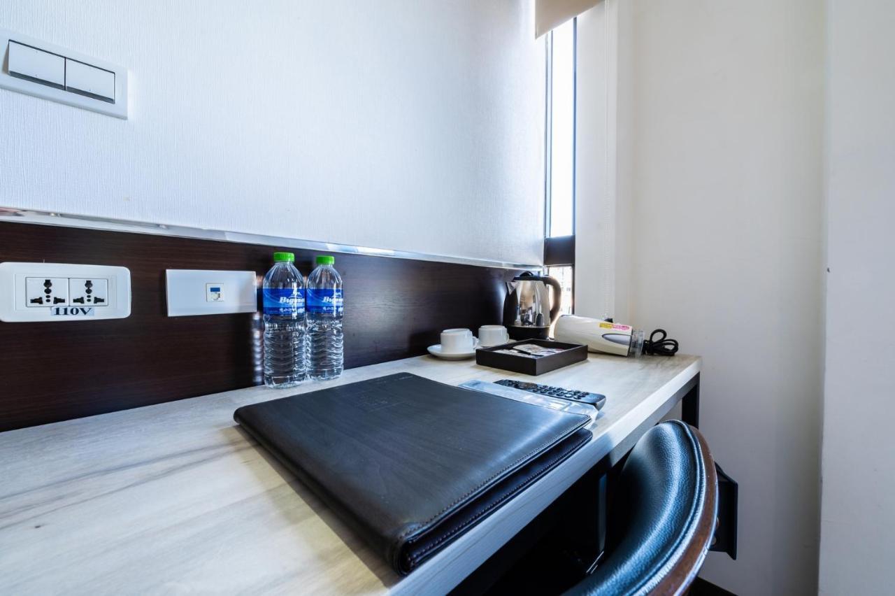 Hotel Hub - Songshan Airport Branch *