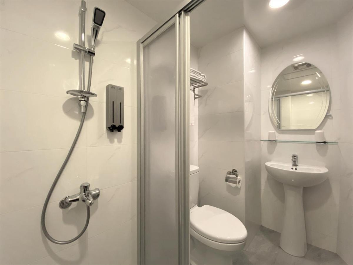 Chair Man Hotel 3*