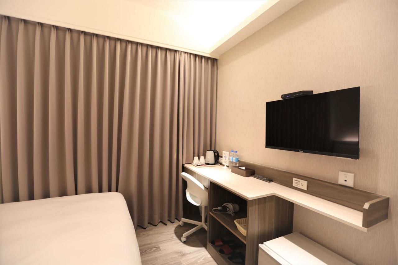 Hotel Chair Man 3*
