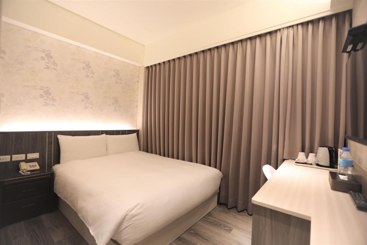 Chair Man Hotel 3*