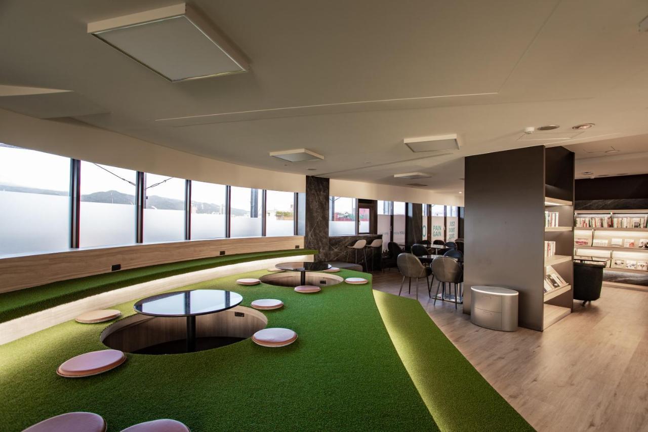 Hub - Songshan Airport Branch *