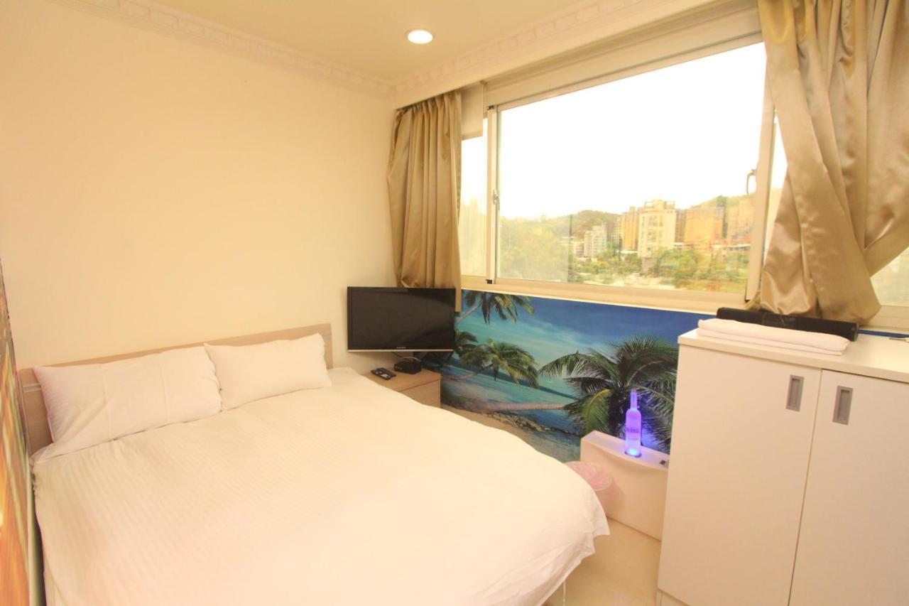 Hf Heping Homestay Taipei