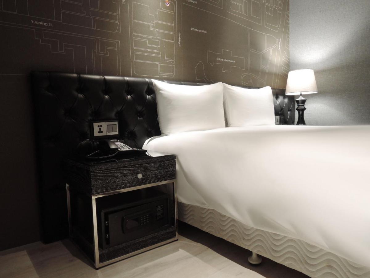 Hotel Check Main Station