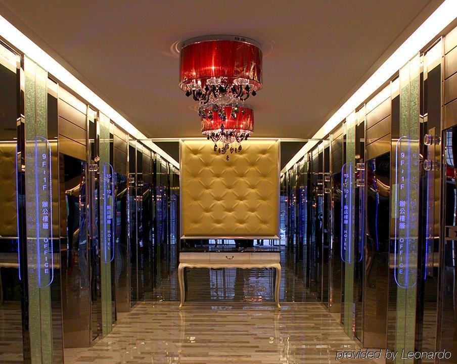 Fx Nanjing East Road Branch 4*