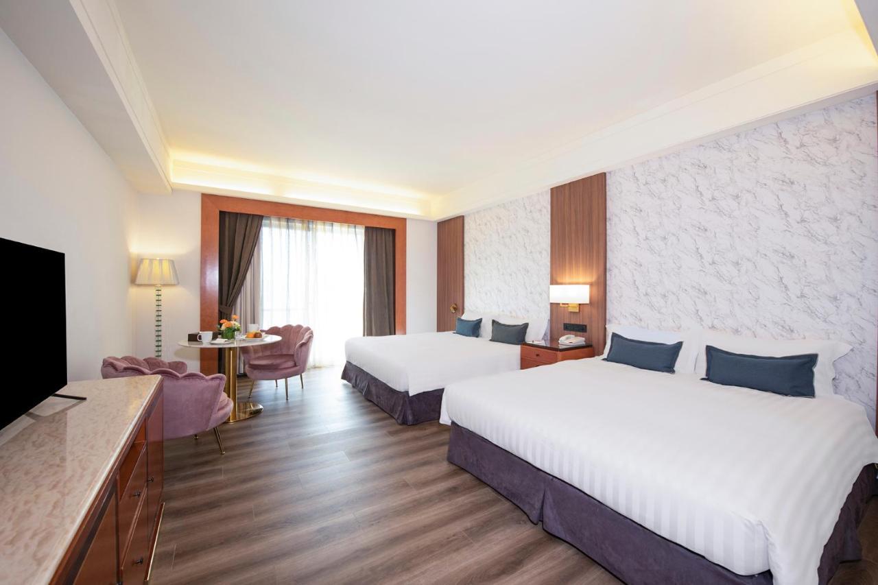 Hamp Court Palace Hotel 4*