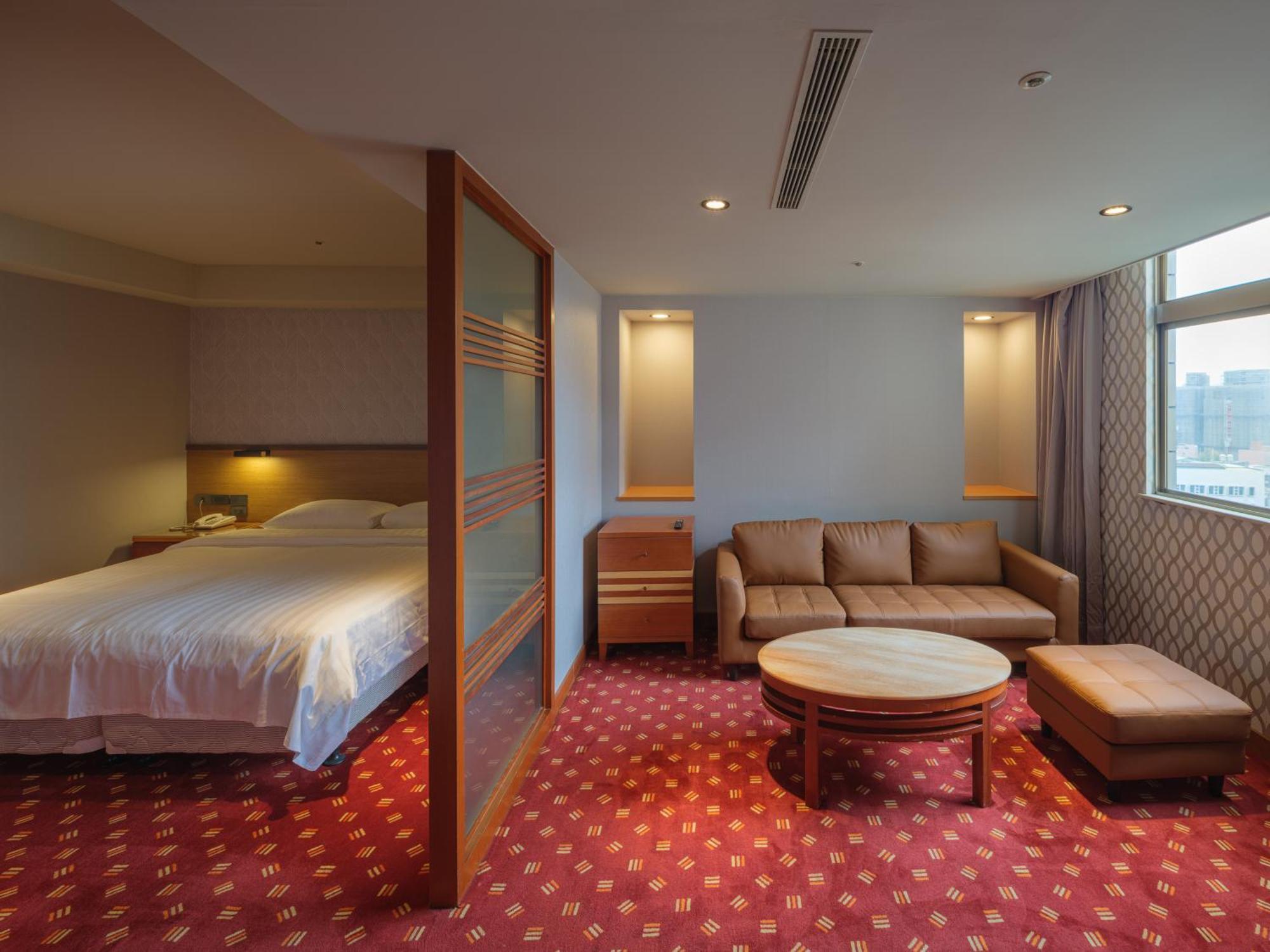Hotel Rich & Free - Fuzhong 富逸旅趣-板橋府中館 Taipei