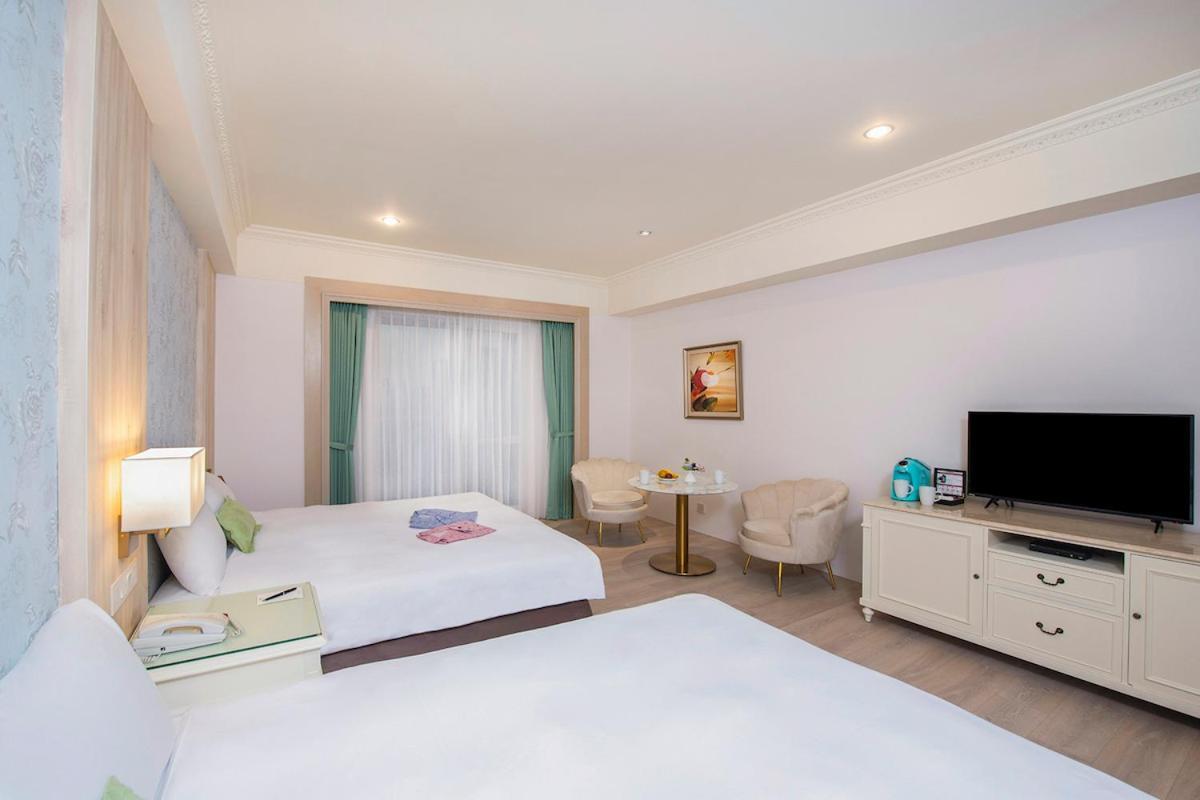Hamp Court Palace Hotel Taipei