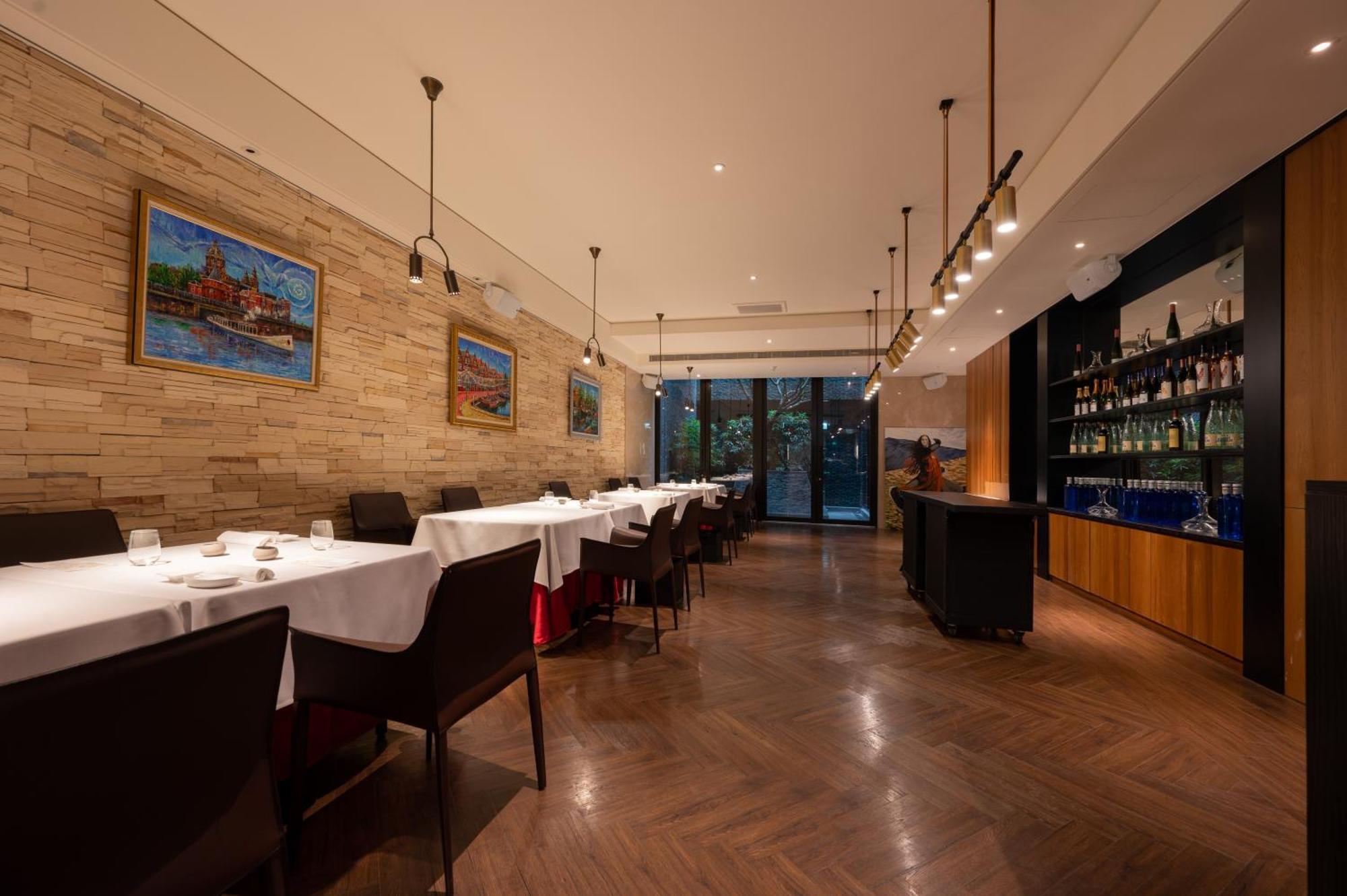 Mvsa+michelin 2 Starred Molino De Urdaniz Hotel Taipei