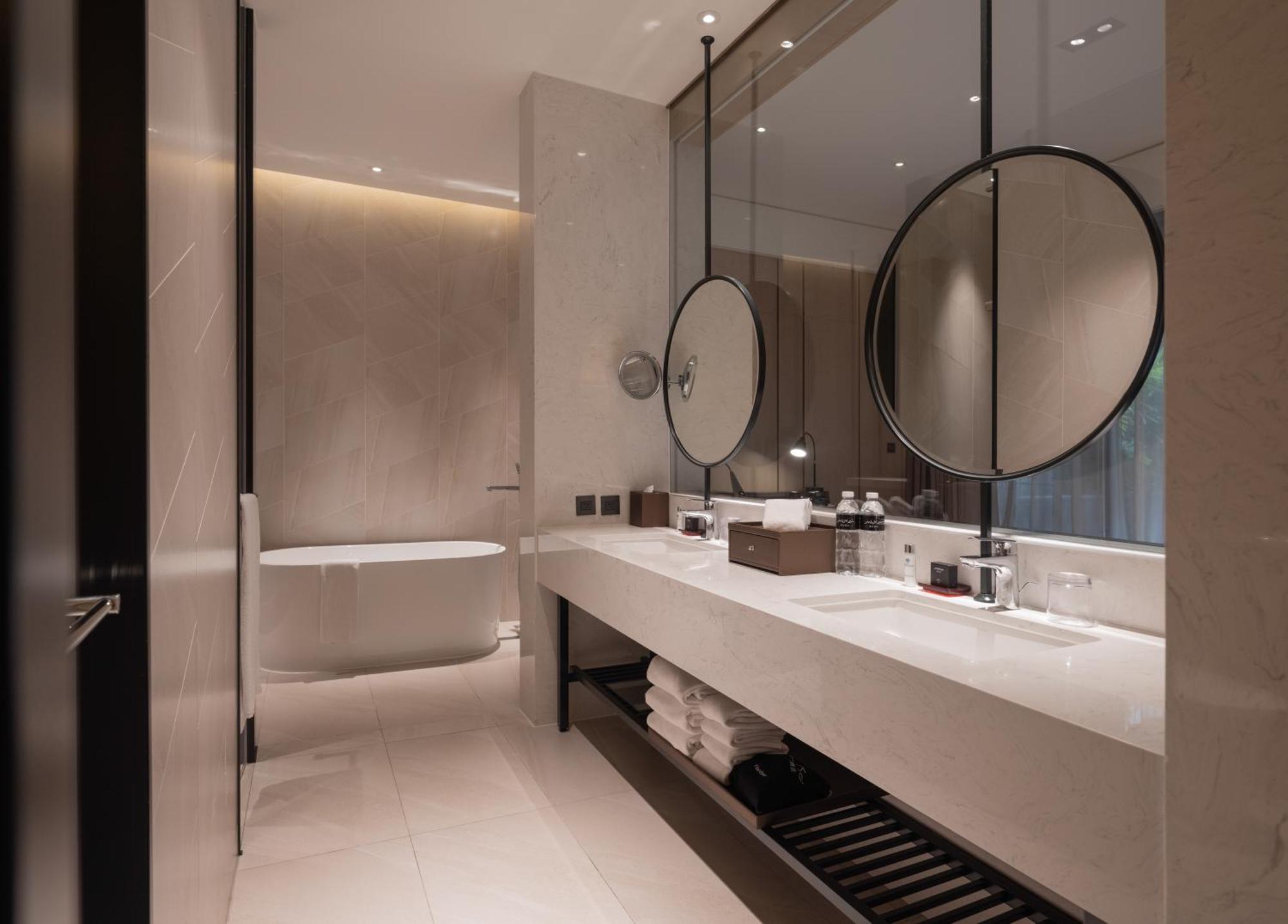 Hotel Mvsa+michelin 2 Starred Molino De Urdaniz 4*