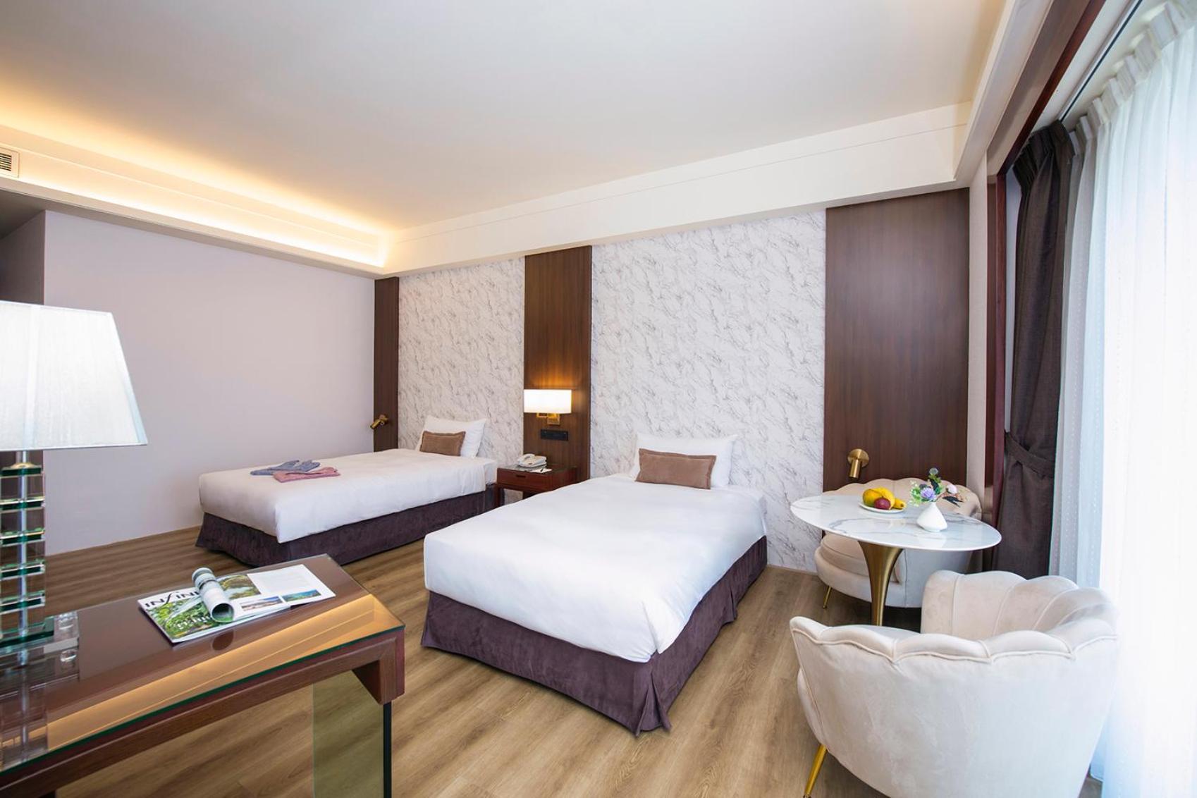 Hamp Court Palace 4* Taipei