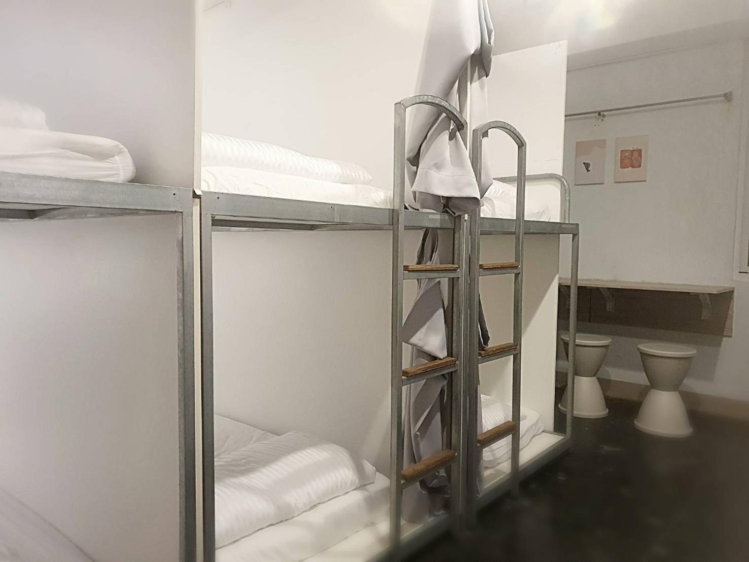 Capsule hotel Cozy *