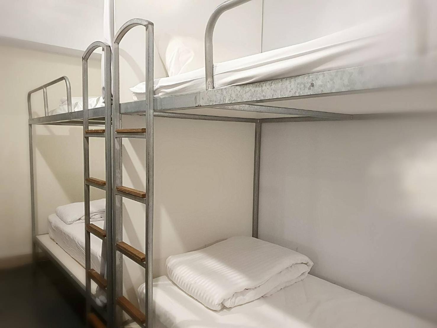 Cozy Capsule hotel