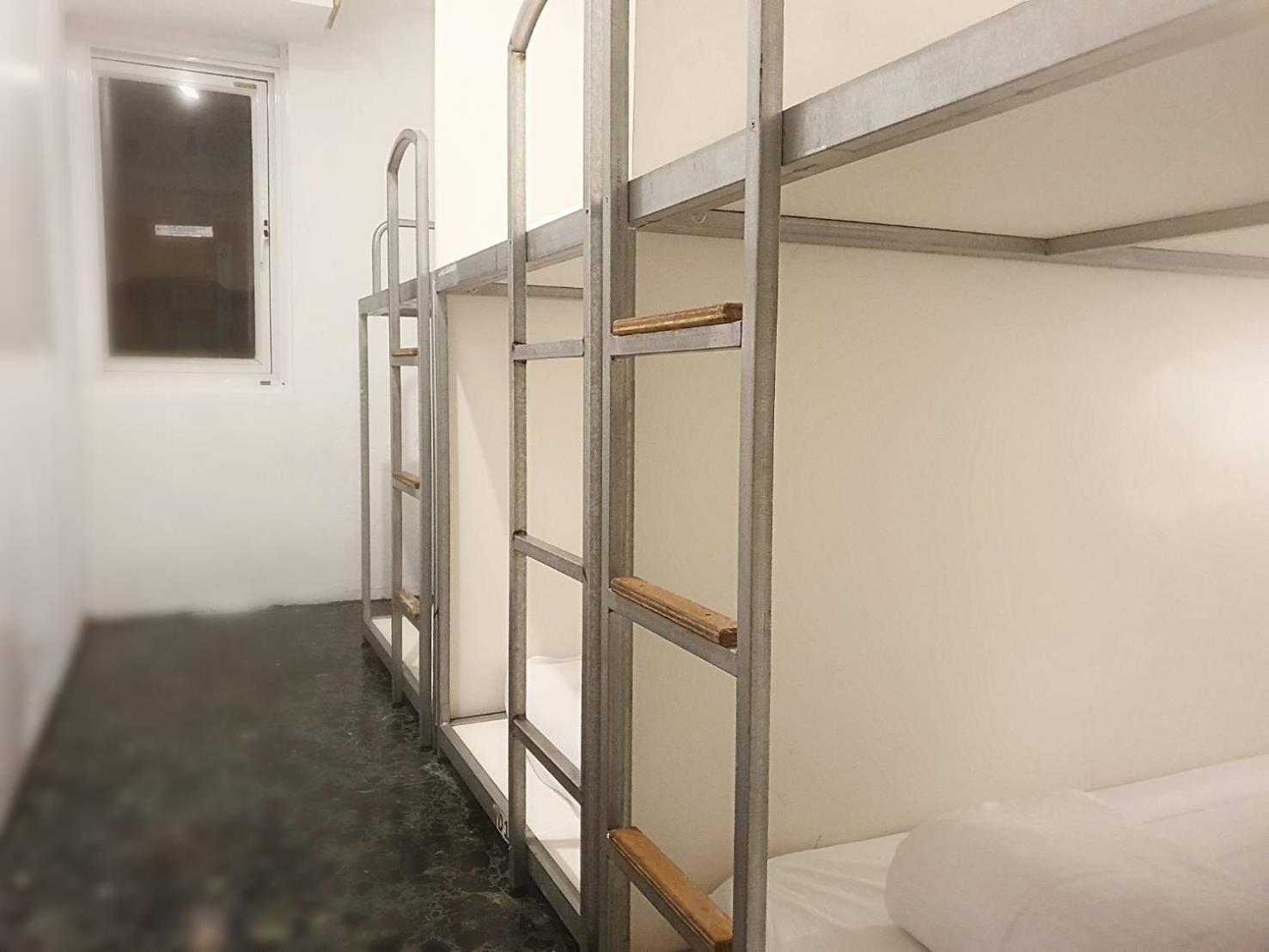 Cozy Capsule hotel