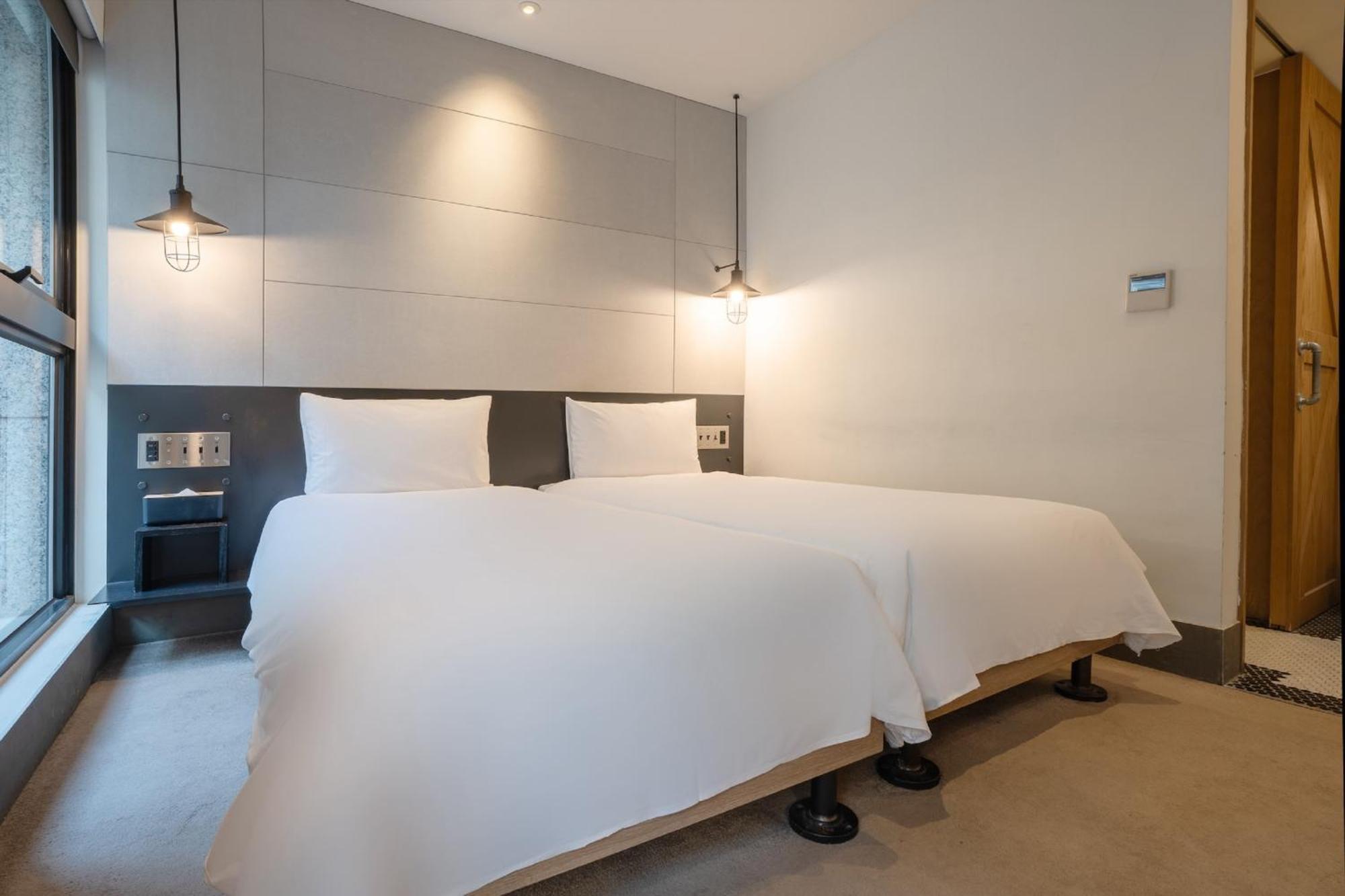 Check Songjiang Hotel 3*