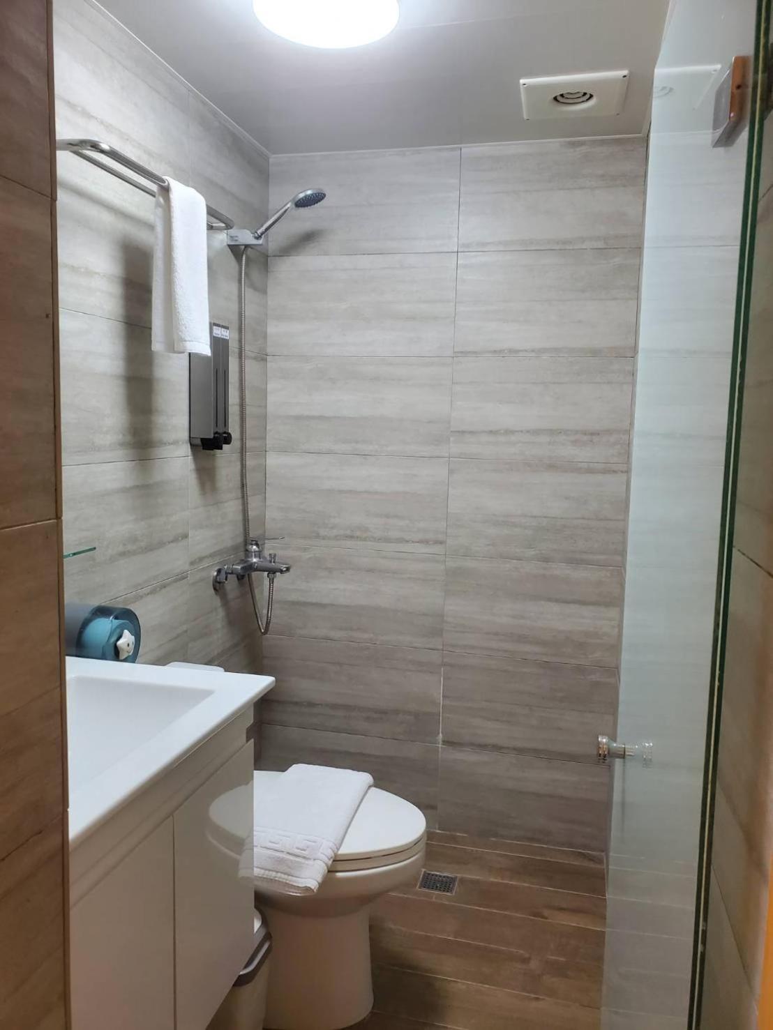 Penginapan Taipei Inn