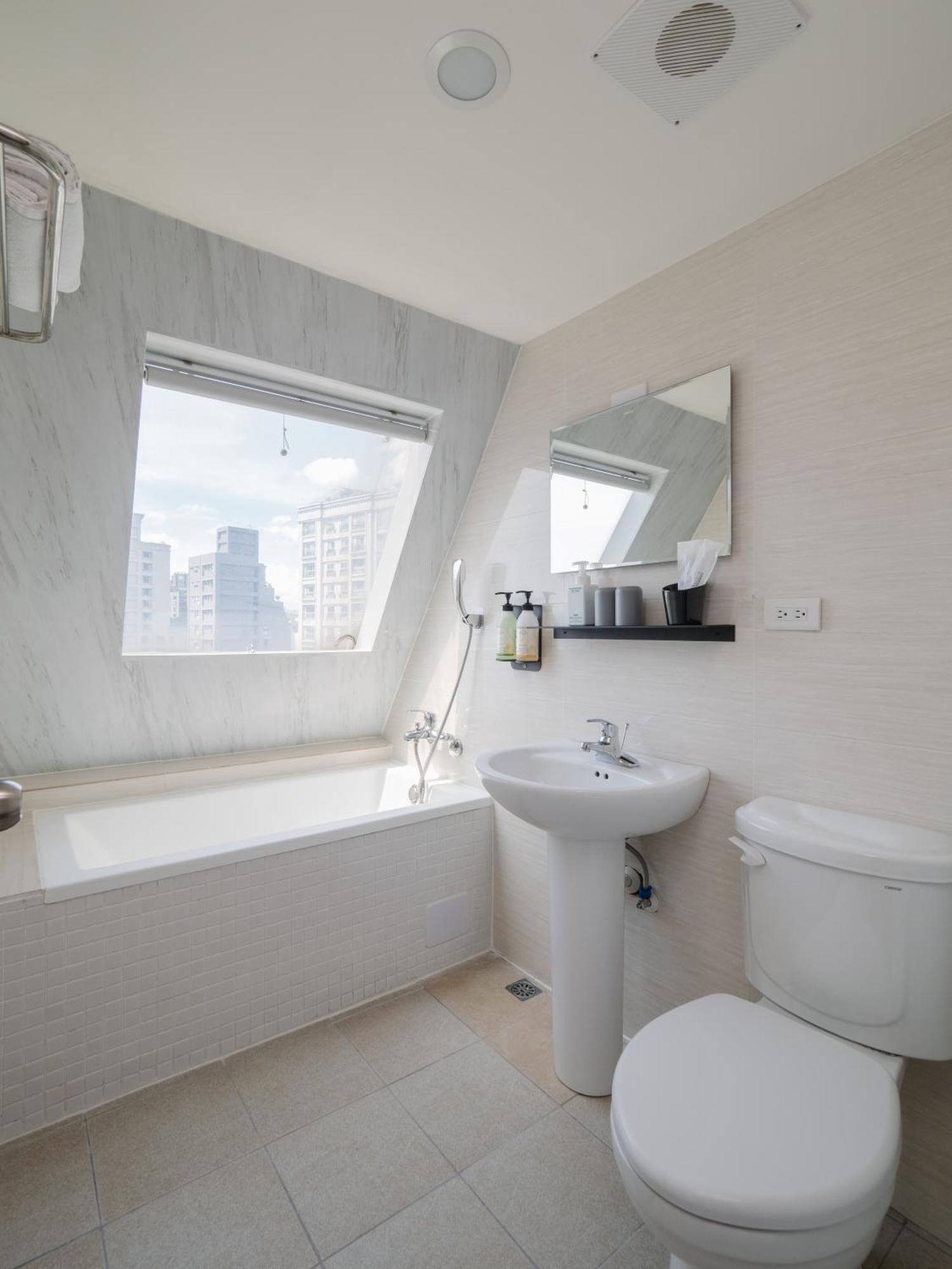 Attic Penginapan